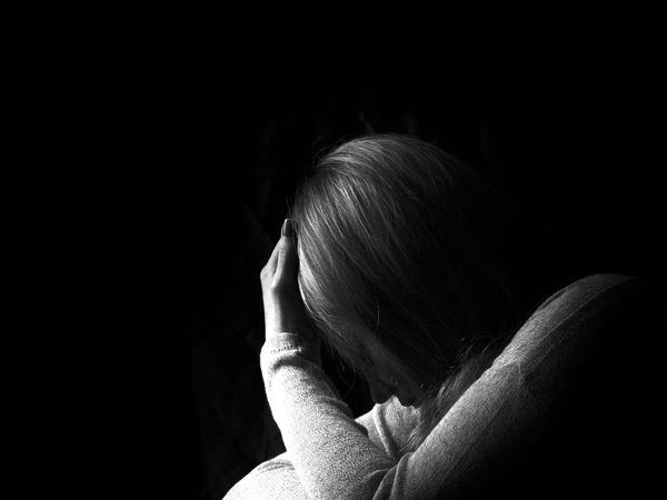 దారుణం : మ‌ద్యం మ‌త్తులో మ‌హిళ ఇంట్లోకి చొర‌బ‌డి లైంగిక వేధింపులు ఆపై!