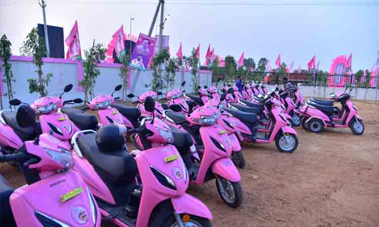 సీఎం చేతుల మీదుగా దివ్యాంగులకు రేపు స్కూటీల పంపిణీ