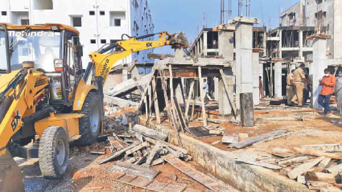 అక్రమ నిర్మాణాలపై టాస్‌ఫోర్స్‌ దూకుడు