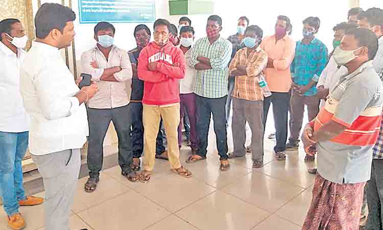 చెత్త కార్మికుల సమస్య పరిష్కారానికి కృషి