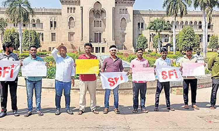 ఎస్సీ, ఎస్టీ విద్యార్థుల పట్ల కేంద్రం వైఖరి మార్చుకోవాలి