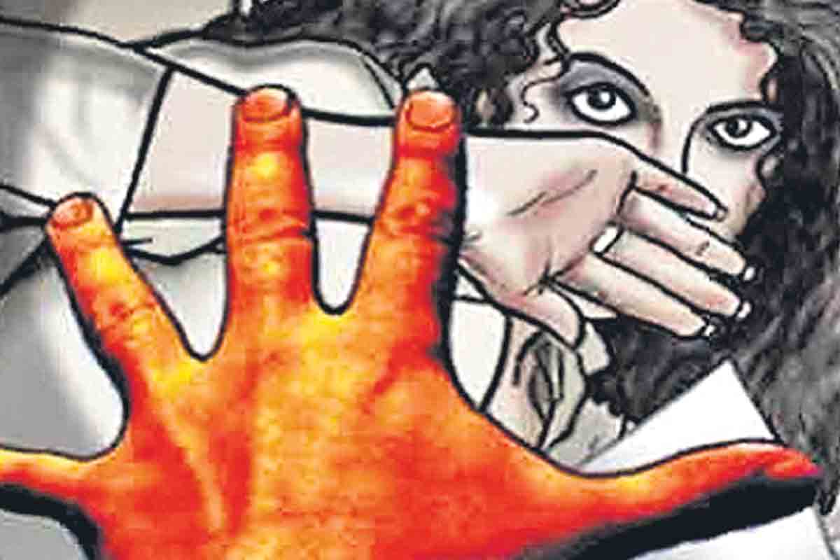 బాలికను కొట్టి..లైంగిక దాడికి యత్నం