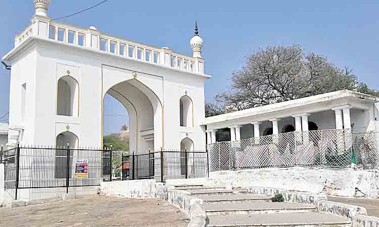 ముస్తాబైన ‘మౌలాలి’