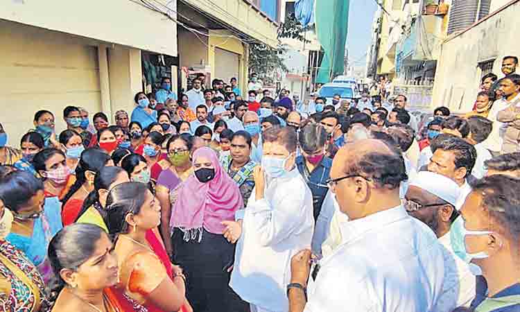 సమస్యల పరిష్కారానికి కృషి