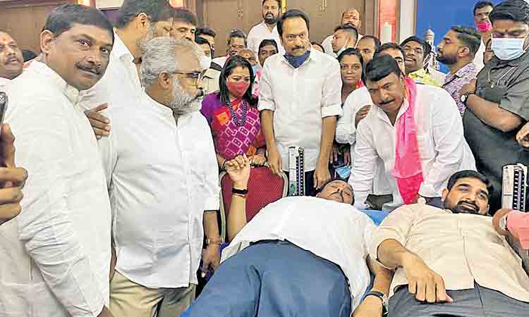 ఉత్సాహంగా రక్తదానం