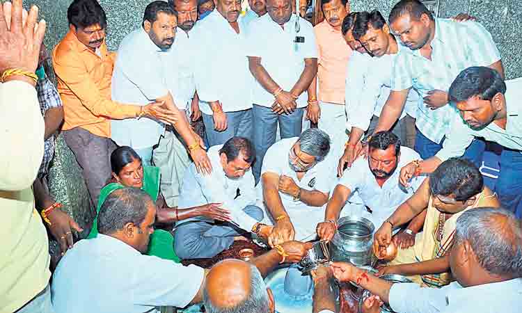 రాజరాజేశ్వర స్వామి బ్రహ్మోత్సవాలు ప్రారంభం