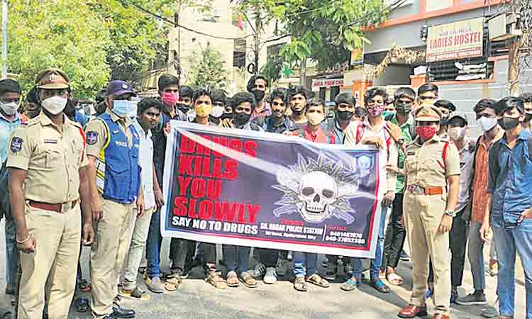 డ్రగ్స్‌ భూతాన్ని తరిమేద్దాం