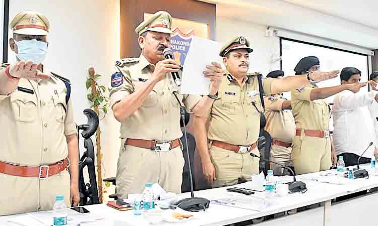 మత్తుపై యుద్ధమే నేను వాడను.. ఎవరినీ వాడనివ్వను..!