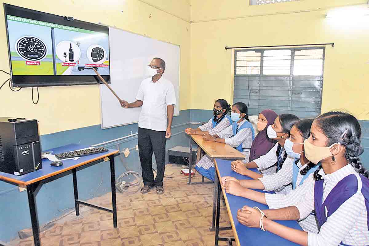 ఆరో తరగతి అంతా ఆంగ్లమే