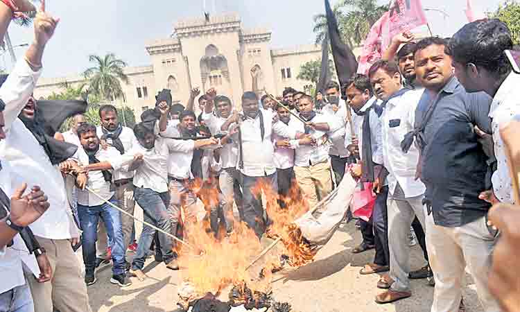మోడీ వ్యాఖ్యలపై భగ్గుమన్న టీఆర్‌ఎస్‌.. కంటోన్మెంట్‌లో భారీ నిరసన ర్యాలీ