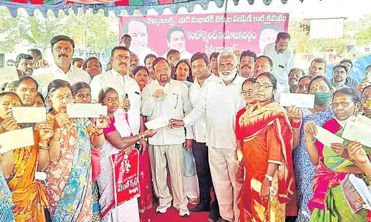 సంక్షేమ ఫలాలు… దేశానికే ఆదర్శం