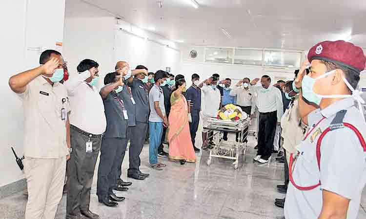 లోకేశ్‌..నువ్వు దేవుడవయ్యా.. !