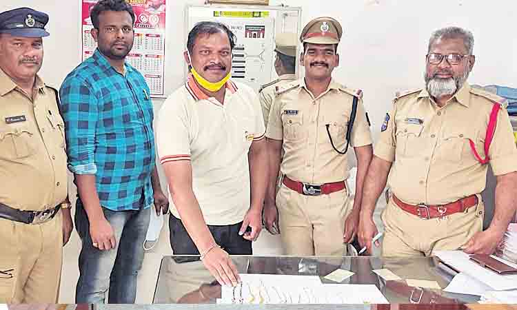 రైలు ప్రయాణికులకు జీఆర్‌పీ భరోసా