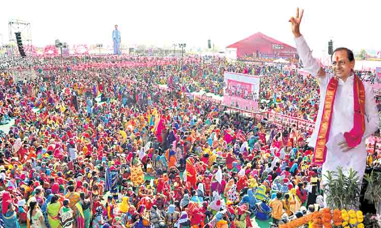 నెర్రెలిచ్చిన నేలకు గోదారి గంగమ్మ