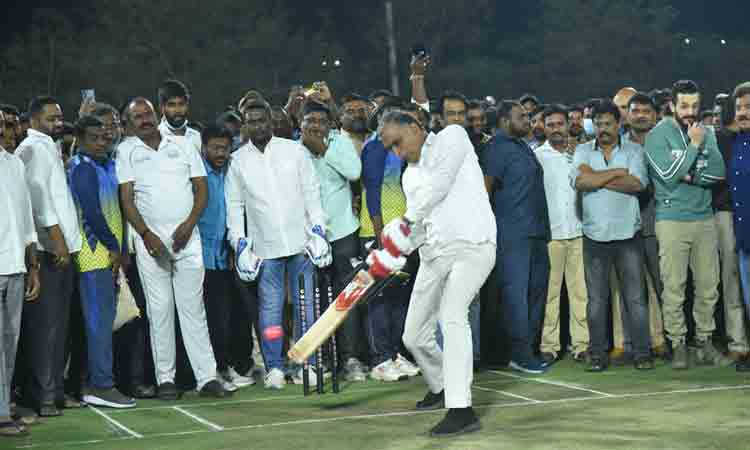 సీఎం కేసీఆర్‌ కప్‌ క్రికెట్‌ టోర్నీ షురూ