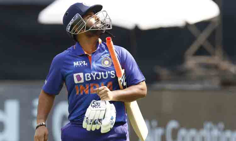 IND vs WI | చెమటోడుస్తున్న బ్యాటర్లు.. 20 ఓవర్లకు టీమిండియా స్కోరు ఎంతంటే