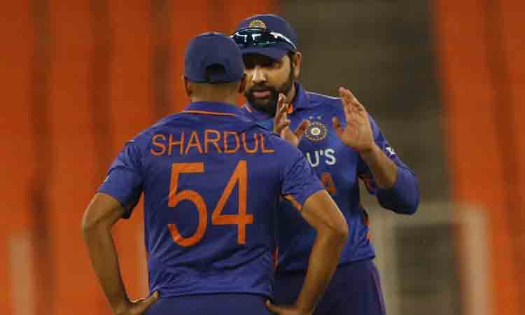 IND vs WI | వికెట్ తీసిన శార్దూల్.. సగం వికెట్లు కోల్పోయిన విండీస్