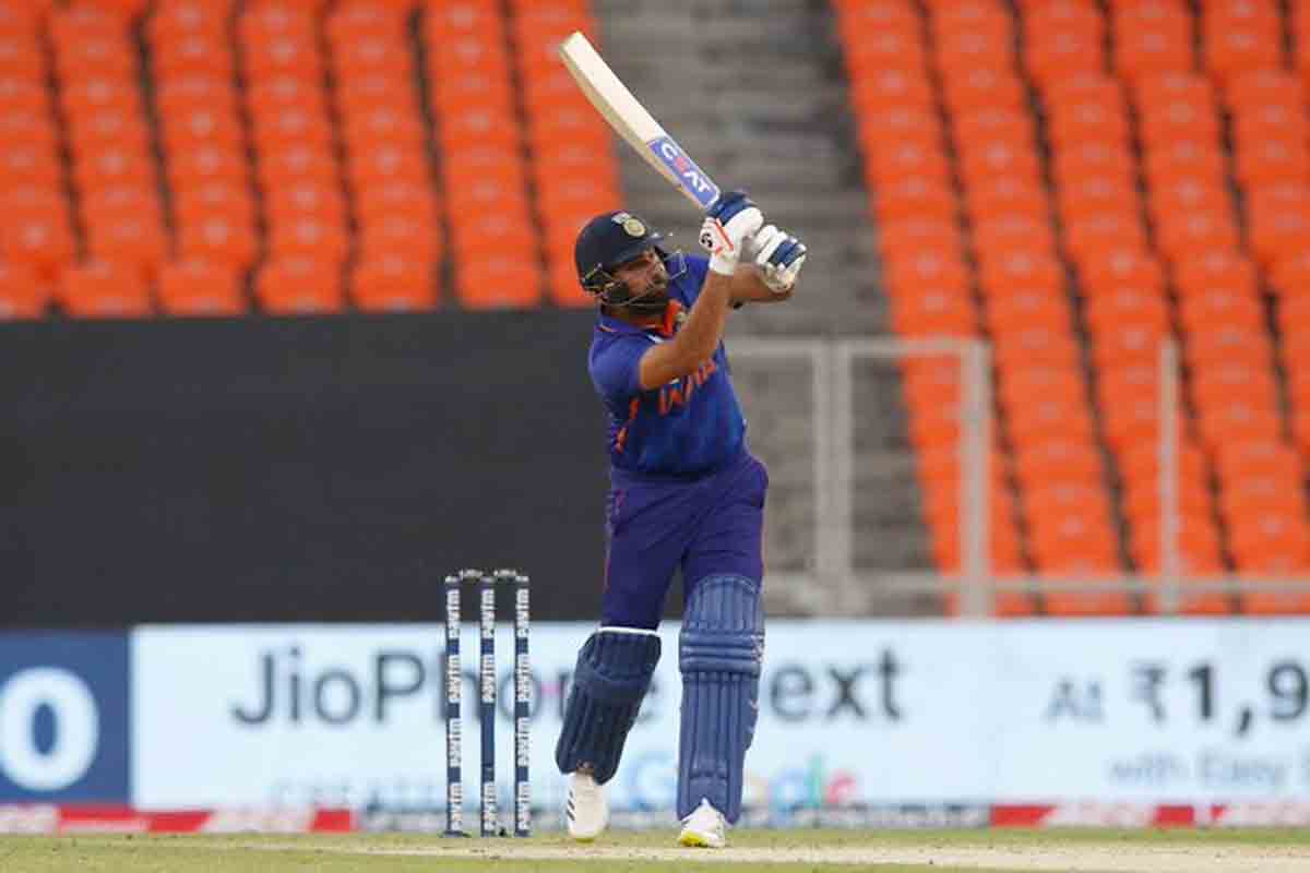 Rohit Sharma | వన్డేల్లో రోహిత్ ఆల్‌టైం గ్రేట్స్‌లో ఒకడు.. దిగ్గజ ఆటగాడి కితాబు