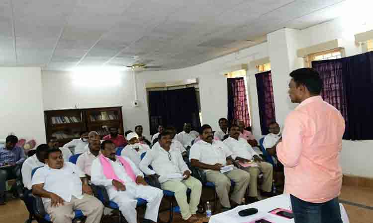 సంక్షేమ పథకాలను ప్రజల్లోకి తీసుకెళ్లాలి