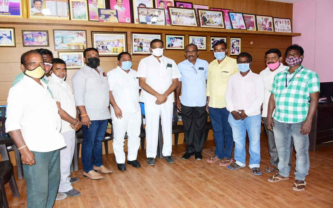 కార్మికుల సమస్యల పరిష్కారానికి కృషి