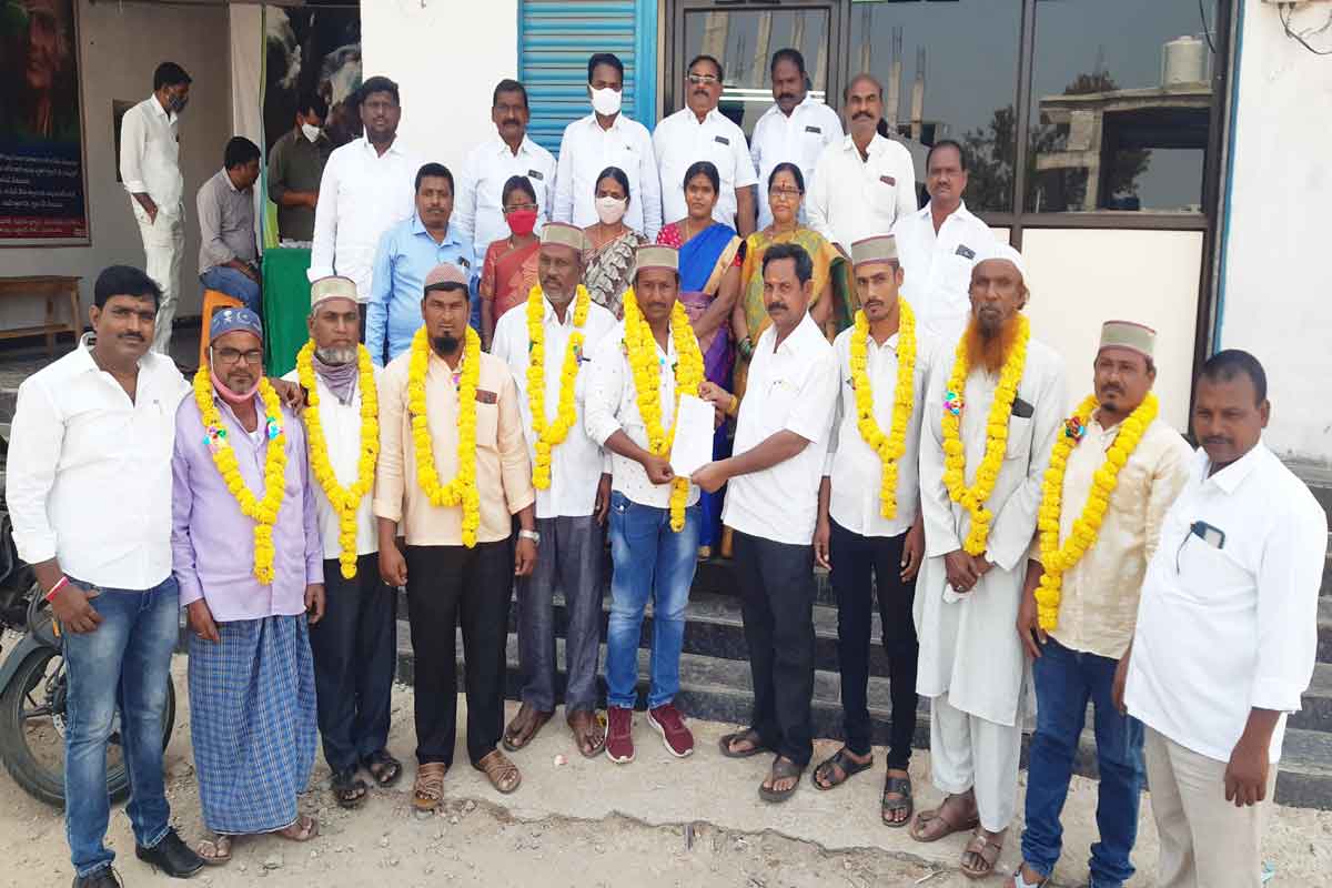 మైనార్టీల సంక్షేమానికి కృషి