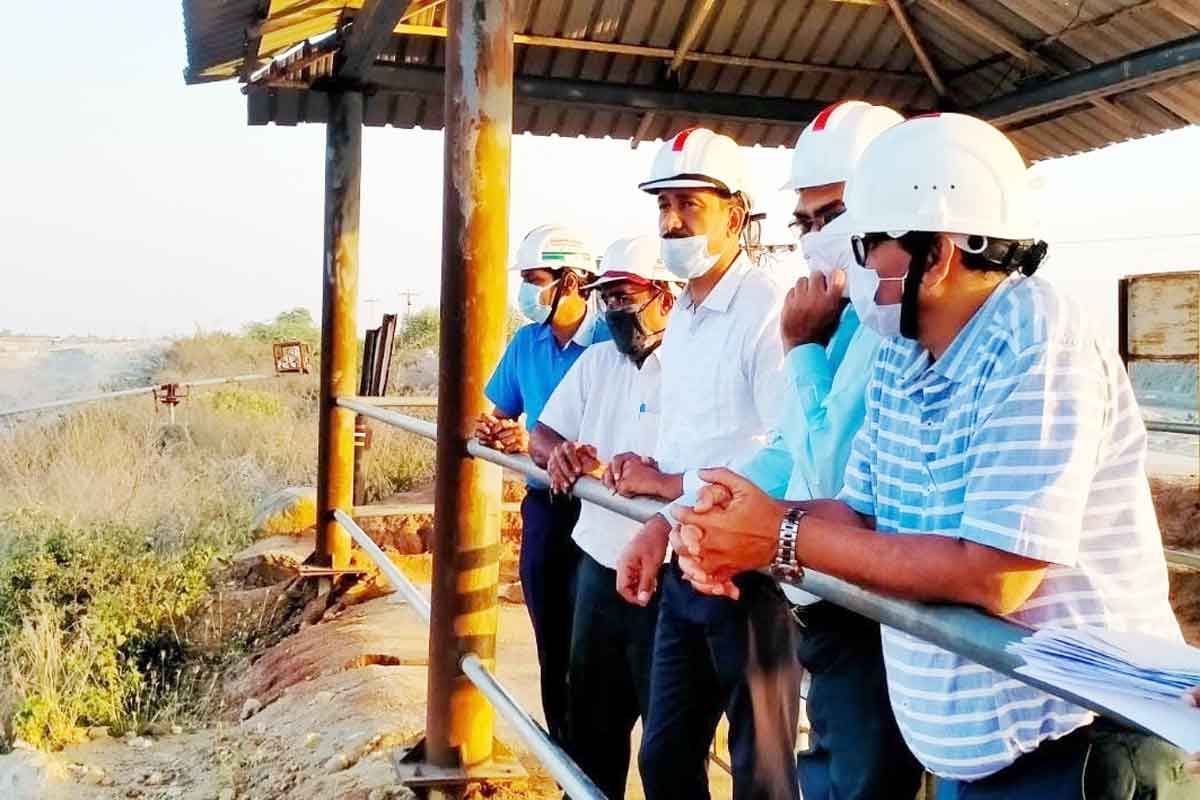 ఓసీపీని సందర్శించిన డైరెక్టర్‌