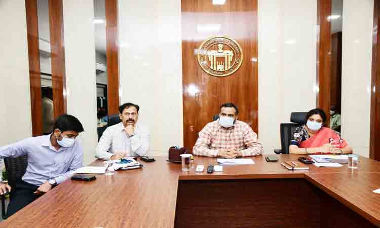 ఉచిత కరెంట్‌ను వినియోగించుకోవాలి