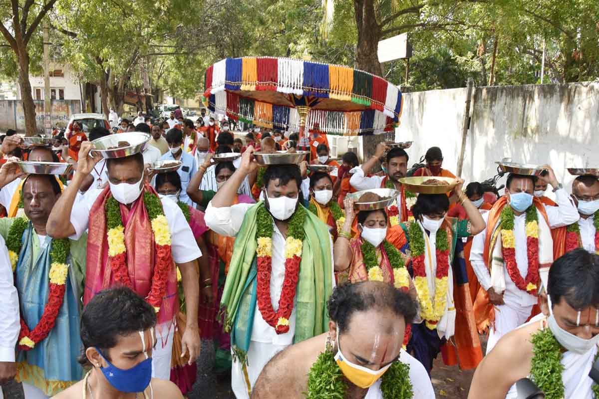 శ్రీవారి సేవకు పుట్టమట్టి