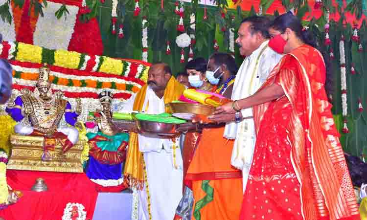 కల్యాణం.. కమనీయం