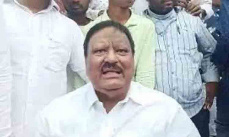 హిజాబ్‌ను వ్య‌తిరేకిస్తే ముక్క‌లు ముక్క‌లుగా న‌రికేస్తా : కాంగ్రెస్ నాయ‌కుడు