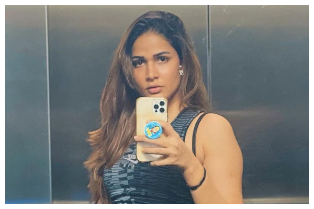 Lavanya Tripathi | వర్కౌట్‌ డ్రెస్‌లో అందాల రాక్షసి సెల్ఫీ..