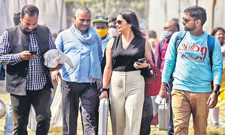 యూపీలో మొగ్గు ఎవరివైపో?