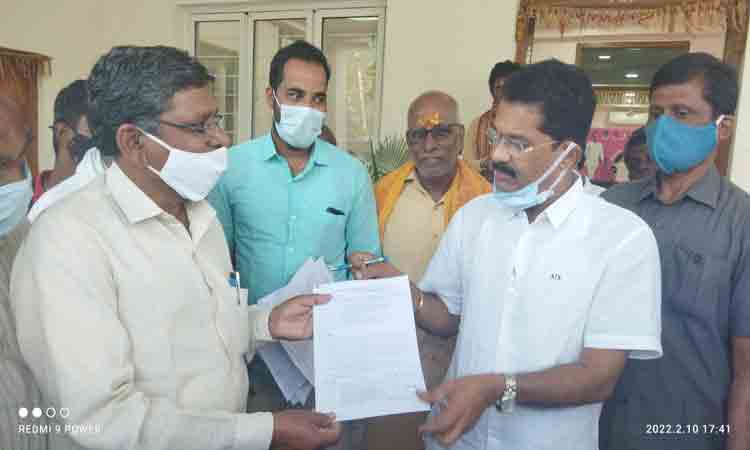 మంజూరు పత్రాలు అందజేత