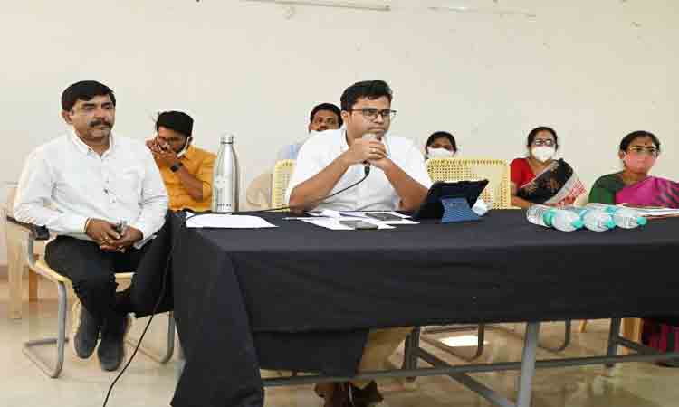 కూలీల సంఖ్యను పెంచాలి