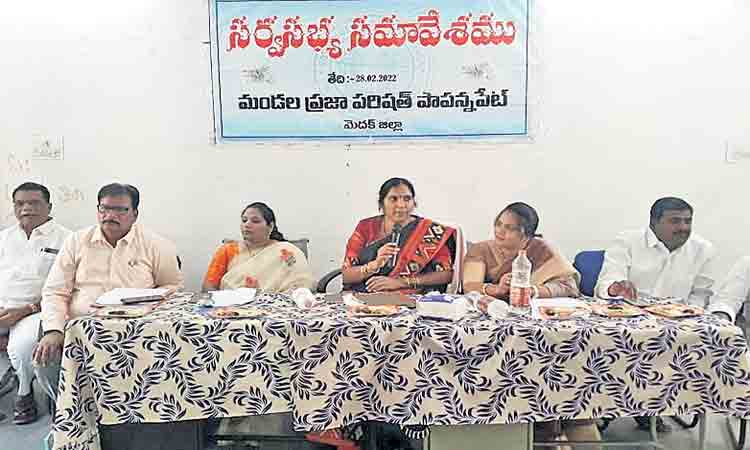 దళితబంధుతో స్వయం ఉపాధి పెంచుకోవాలి