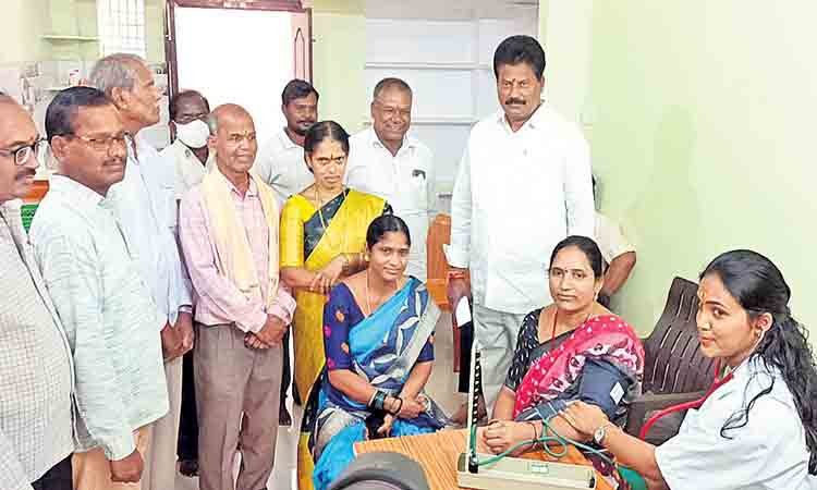 నాణ్యమైన వైద్యసేవలు అందించాలి