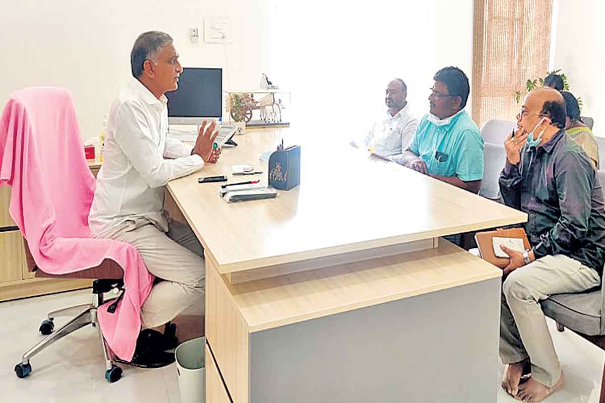 రైల్వేలైను పనులను వేగవంతం చేయండి