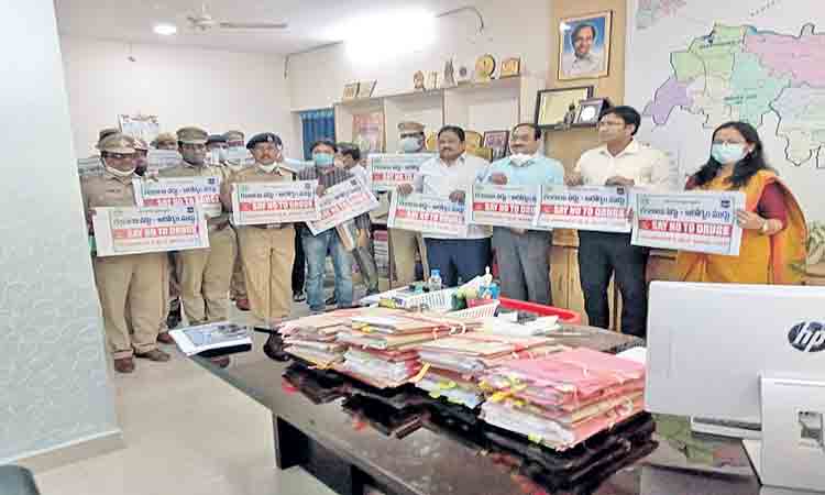 నిర్మాణ పనులు త్వరితగతిన పూర్తి చేయాలి