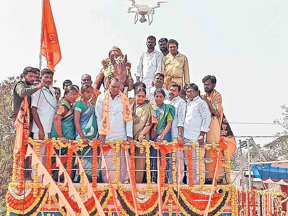 ఛత్రపతి శివాజీ అందరికీ ఆదర్శం