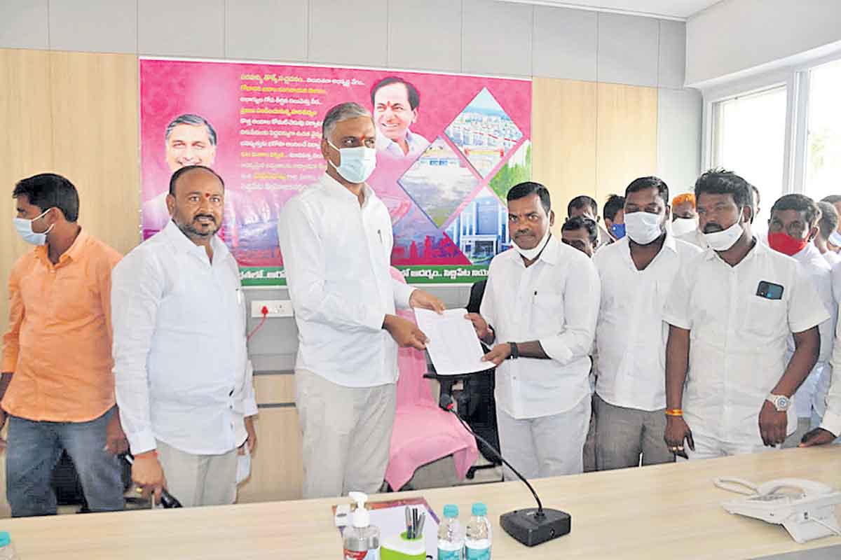 బీజేపీ పాలనలో కోతలు,వాతలే