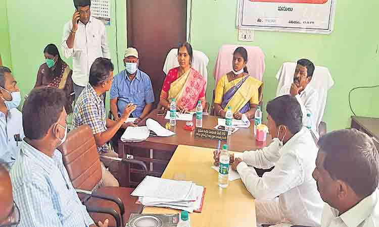 కలెక్టరేట్‌ పనులు వేగంగా పూర్తి చేయాలి