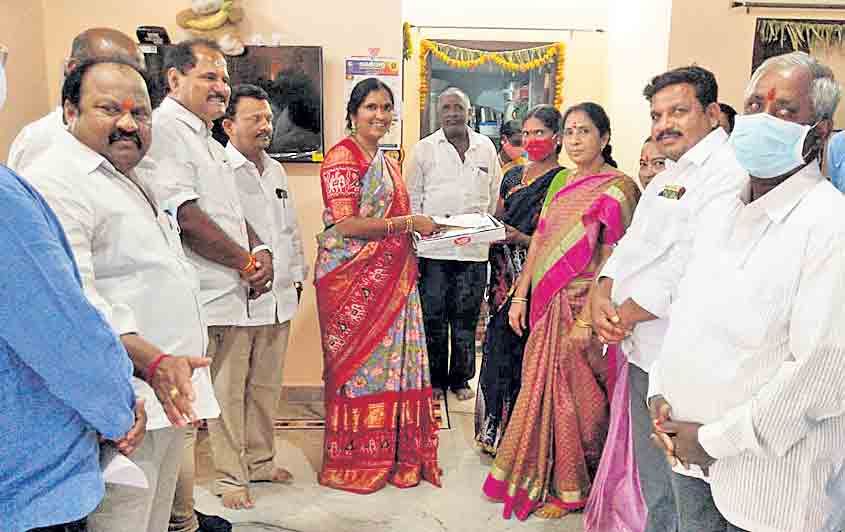 పేదింటి ఆడబిడ్డలకు సీఎం భరోసా