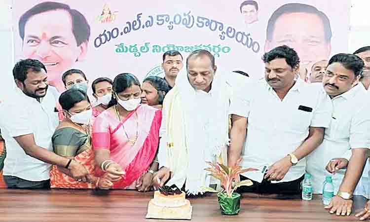 మంత్రి ఆధ్వర్యంలో ఆశించిన అభివృద్ధి