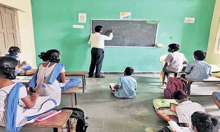 పాఠశాలల్లో రీడ్‌