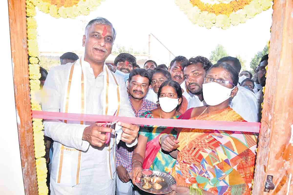ఎస్సీ, ఎస్టీల పొట్టకొడుతున్న బీజేపీ
