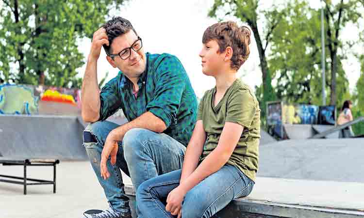 చిన్నారులకు అన్నీ సందేహాలే..