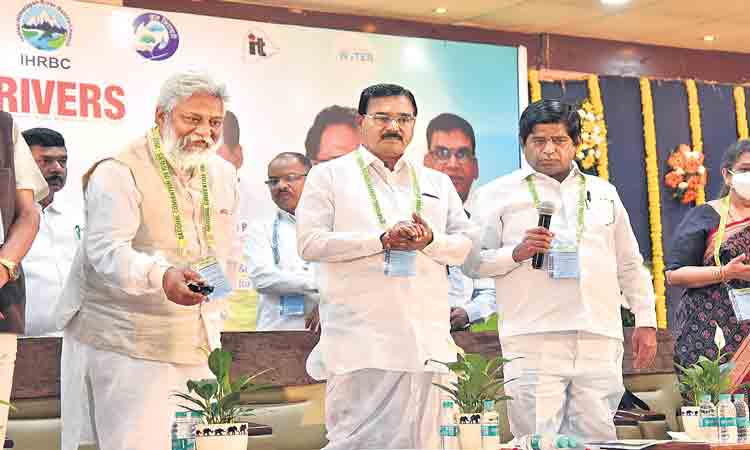 నదులు నాలాలైతే నాశనమే