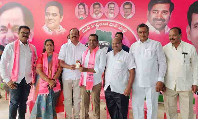 తుంగ‌తుర్తి నియోజ‌క‌వ‌ర్గం నుంచి యాదాద్రికి కిలో బంగారం విరాళం