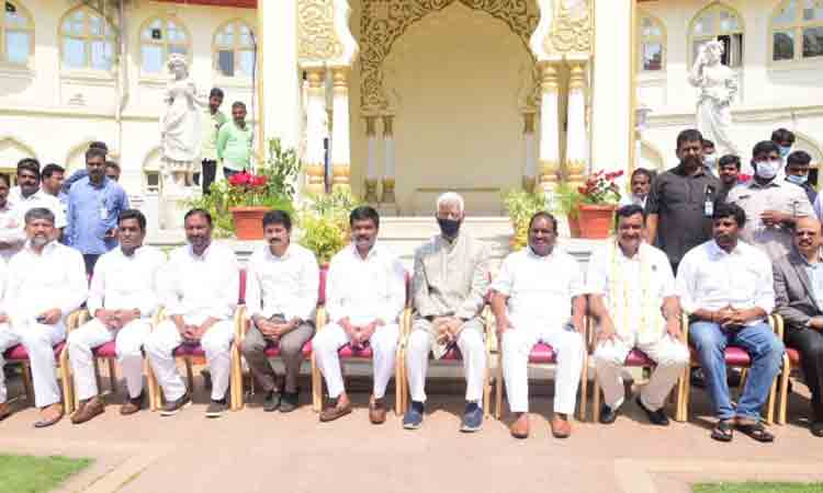 Telangana | ఆ న‌లుగురు ఎమ్మెల్సీలుగా ప్ర‌మాణ‌స్వీకారం