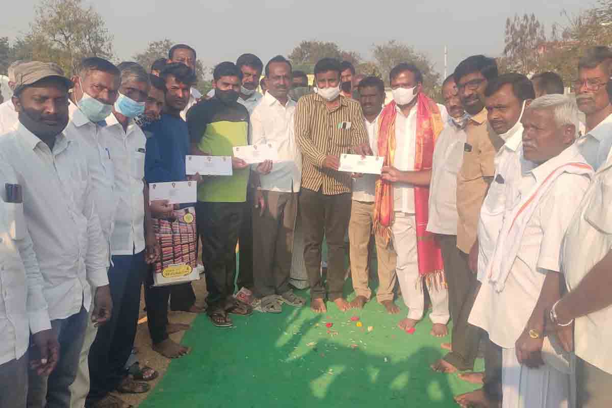 పథకాలతో ప్రతి ఇంటికీ లబ్ధి